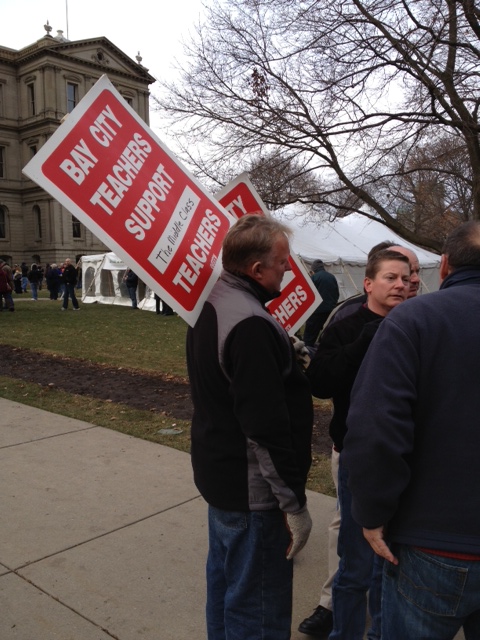 Images from 
Right-to-Work Bills Pass Michigan House, Senate